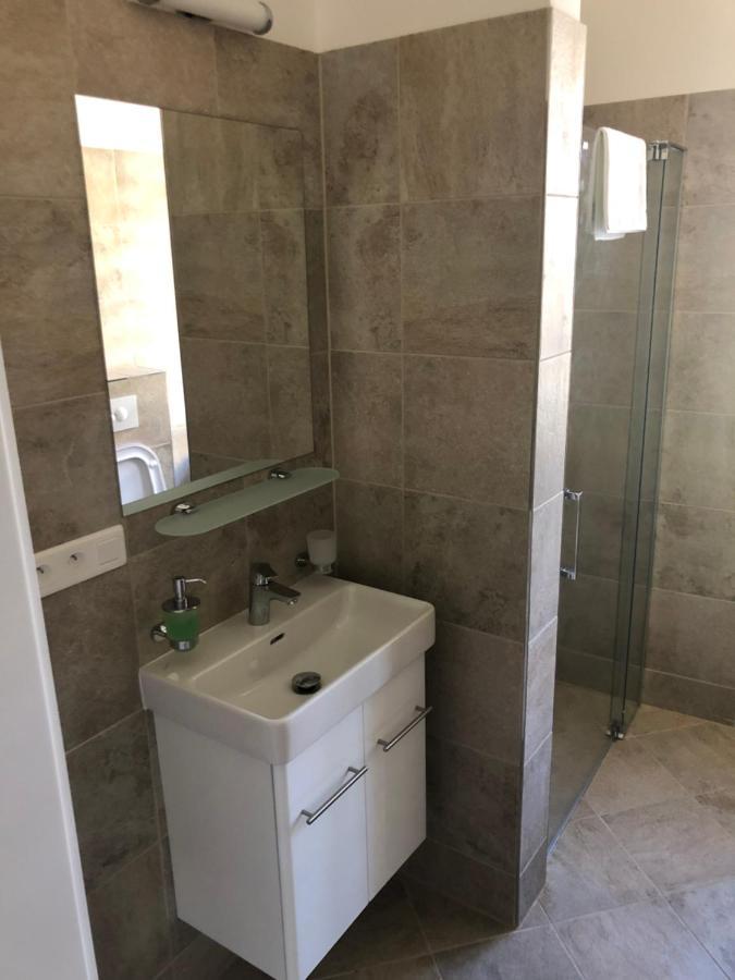 Egrensis Apartments ロケト エクステリア 写真
